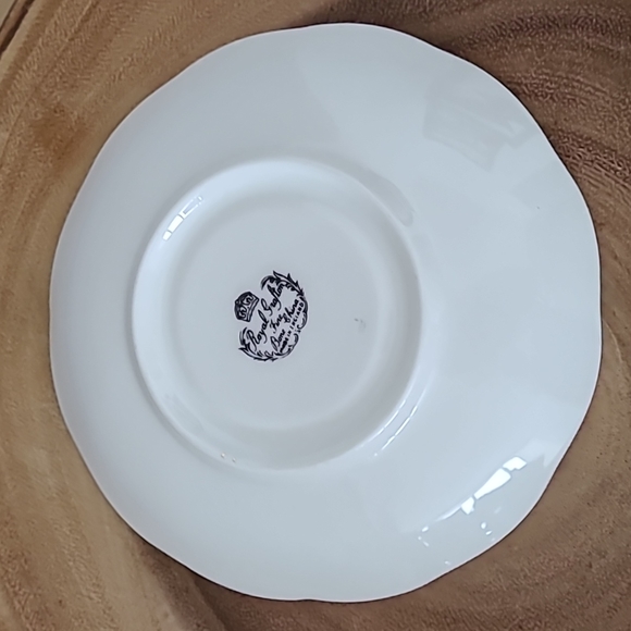 *2/$30 summer clearout* Vintage "Royal Grafton" teacup & saucer - Picture 5 of 5